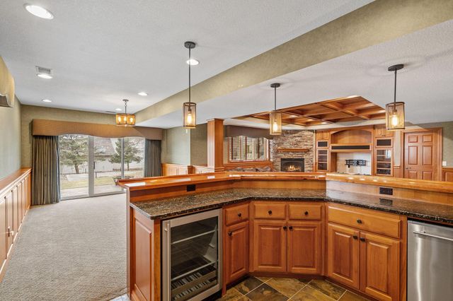535 Majestic Oaks Court, Eagan, MN 55123