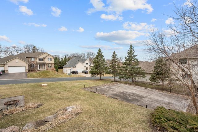 535 Majestic Oaks Court, Eagan, MN 55123