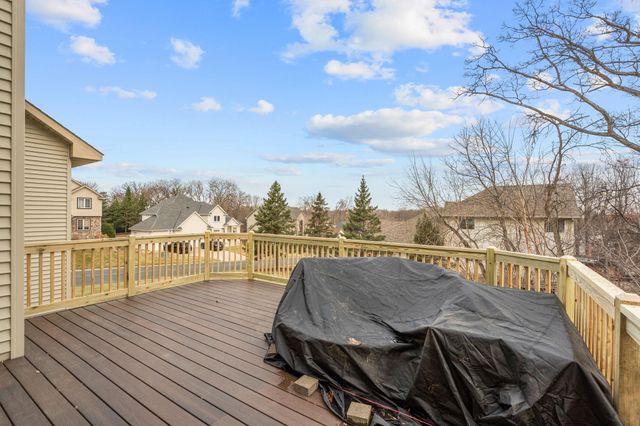 535 Majestic Oaks Court, Eagan, MN 55123