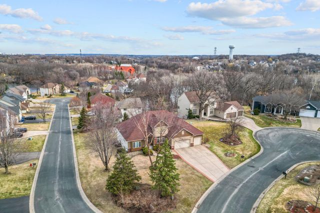 535 Majestic Oaks Court, Eagan, MN 55123