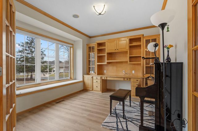 535 Majestic Oaks Court, Eagan, MN 55123