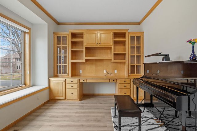 535 Majestic Oaks Court, Eagan, MN 55123