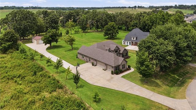 8367 Windsong Lane, Bentonville, AR 72713