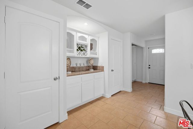 2650 E Dominguez Street, Long Beach, CA 90810