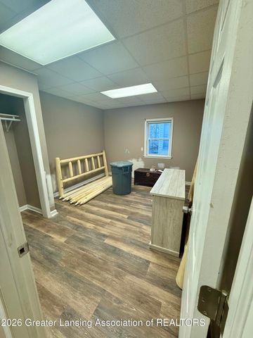 2505 W Michigan Avenue, Lansing, MI 48917