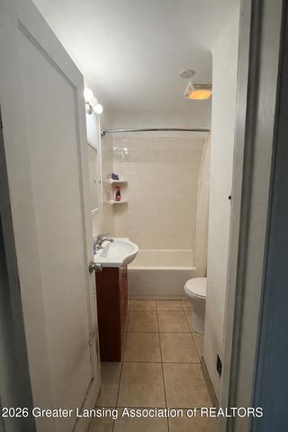 2505 W Michigan Avenue, Lansing, MI 48917