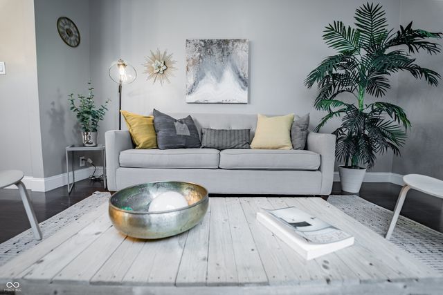 2407 N Capitol Avenue, Indianapolis, IN 46208