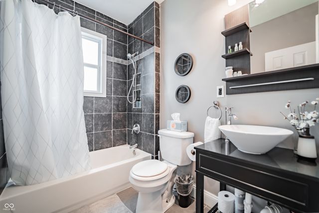 2407 N Capitol Avenue, Indianapolis, IN 46208