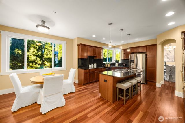 18638 92nd Avenue NE, Bothell, WA 98011