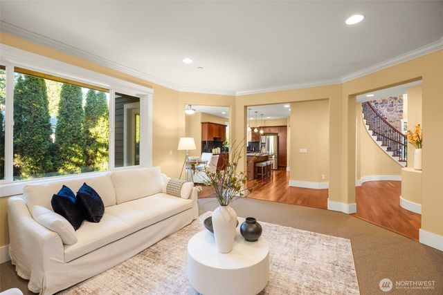 18638 92nd Avenue NE, Bothell, WA 98011