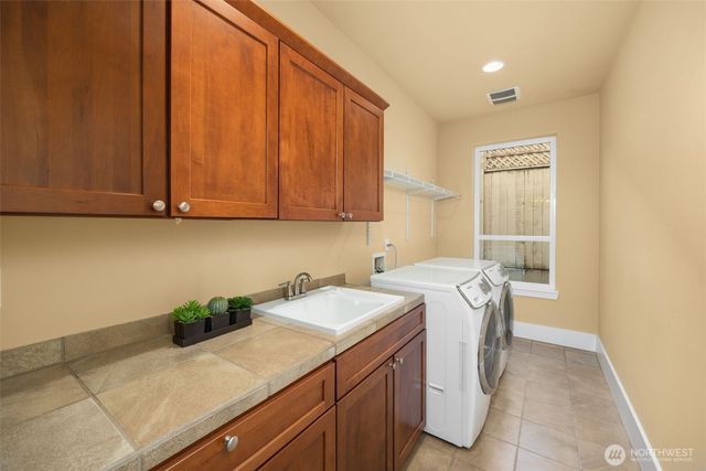 18638 92nd Avenue NE, Bothell, WA 98011