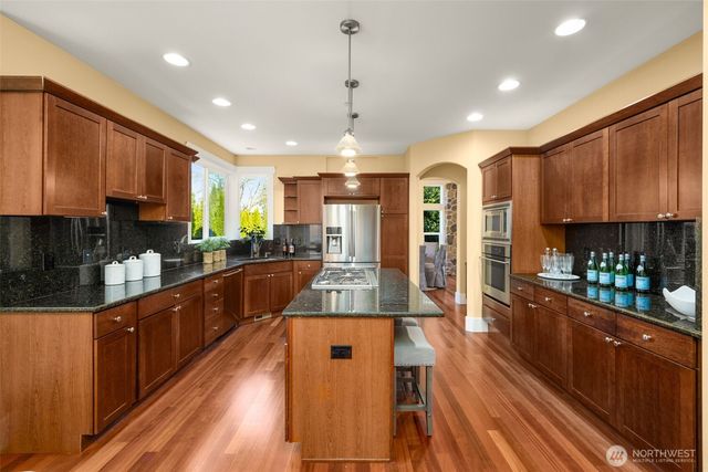 18638 92nd Avenue NE, Bothell, WA 98011