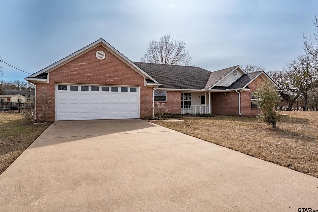 130 Pueblo Path, Holly Lake Ranch, TX 75765