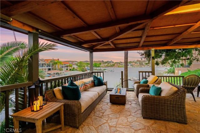 22294 Whirlaway Court, Canyon Lake, CA 92587