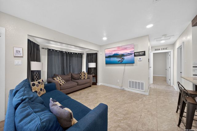 122 Globe Ave, San Antonio, TX 78228