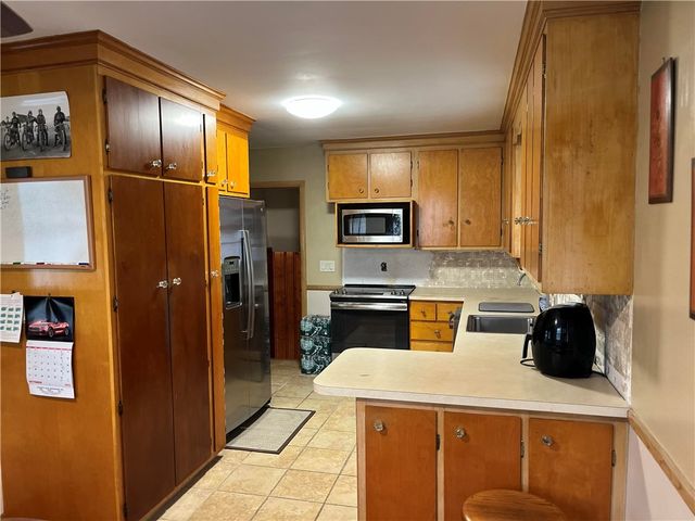 2 Cobble Hill Road, Lincoln, RI 02865