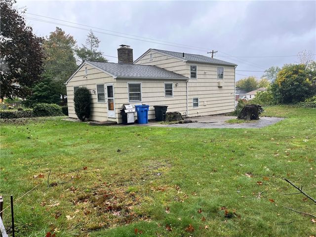 2 Cobble Hill Road, Lincoln, RI 02865