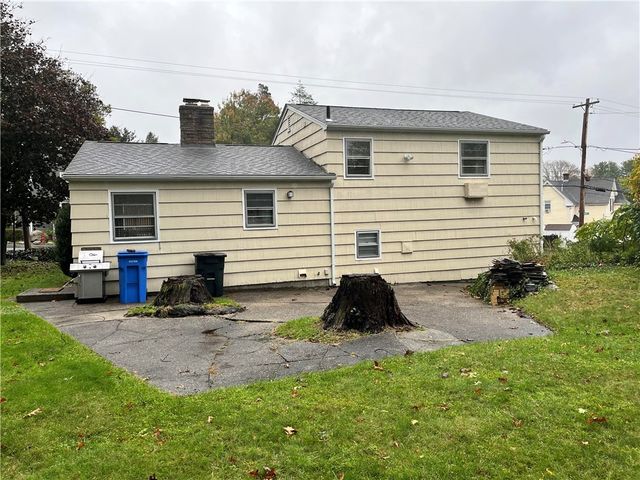 2 Cobble Hill Road, Lincoln, RI 02865