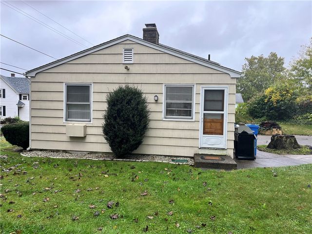 2 Cobble Hill Road, Lincoln, RI 02865