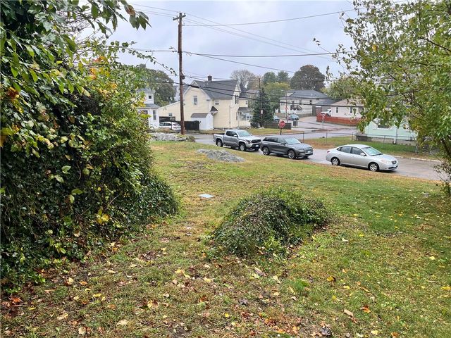 2 Cobble Hill Road, Lincoln, RI 02865