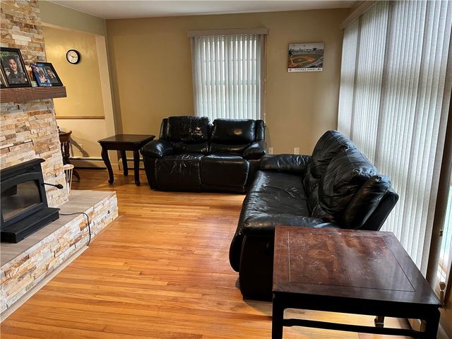 2 Cobble Hill Road, Lincoln, RI 02865