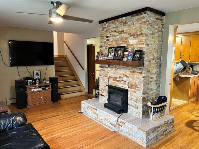 2 Cobble Hill Road, Lincoln, RI 02865