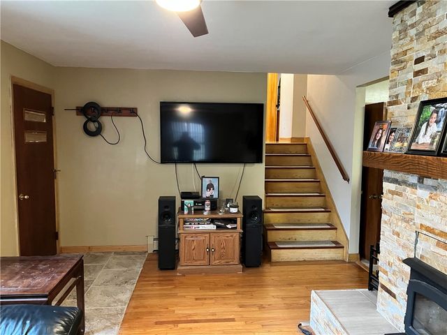 2 Cobble Hill Road, Lincoln, RI 02865