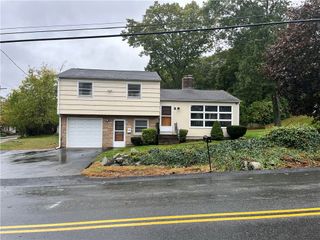 2 Cobble Hill Road, Lincoln, RI 02865