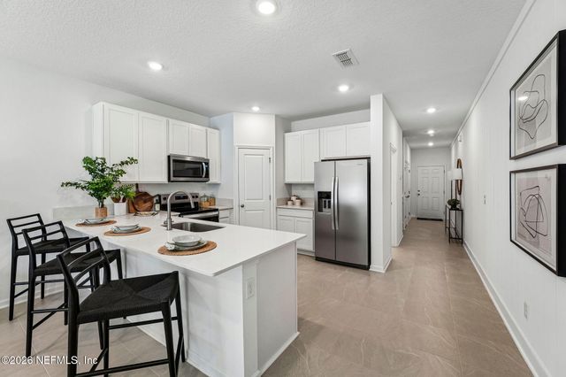 7644 COMMANDER Lane, Jacksonville, FL 32256