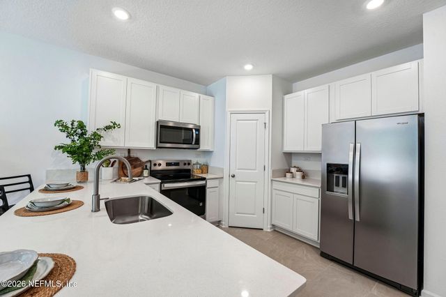 7644 COMMANDER Lane, Jacksonville, FL 32256