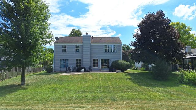 2110 Cumberland Parkway, Algonquin, IL 60102