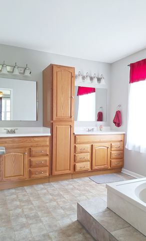 2110 Cumberland Parkway, Algonquin, IL 60102