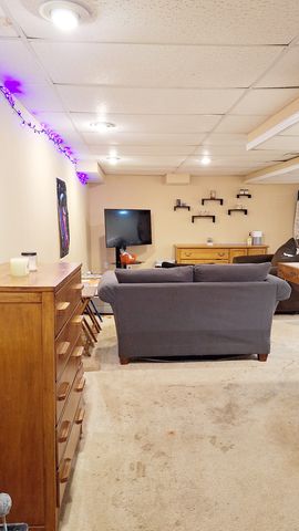 2110 Cumberland Parkway, Algonquin, IL 60102