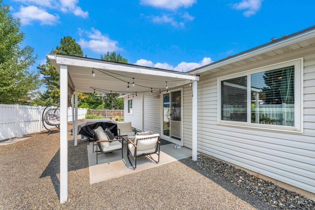 1427 N Antimony Pl, Kuna, ID 83634