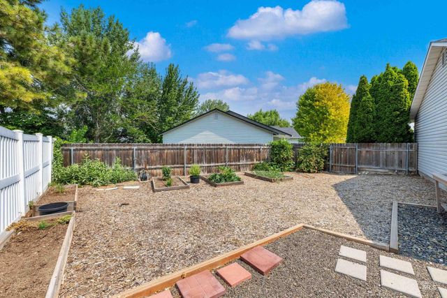 1427 N Antimony Pl, Kuna, ID 83634