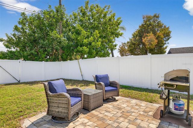 402 SW 37TH LANE, Cape Coral, FL 33914