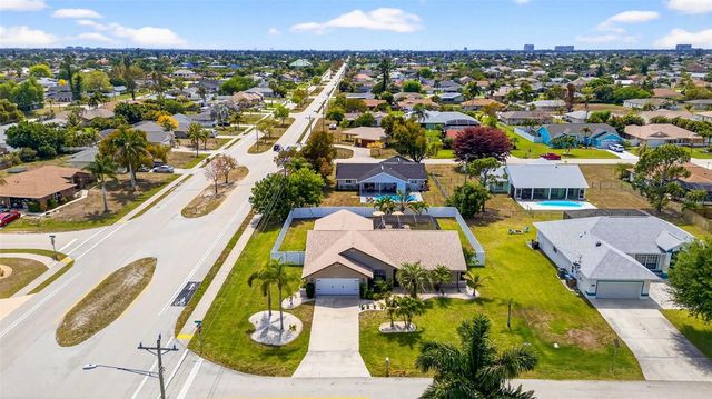 402 SW 37TH LANE, Cape Coral, FL 33914