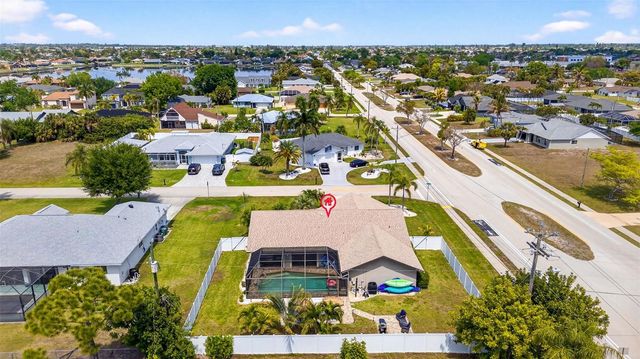 402 SW 37TH LANE, Cape Coral, FL 33914