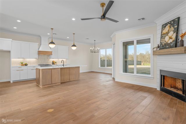 923 Chisolm Trail, Bossier City, LA 71111