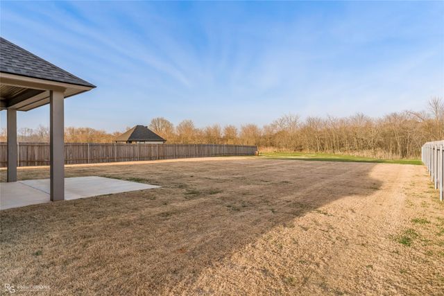 923 Chisolm Trail, Bossier City, LA 71111