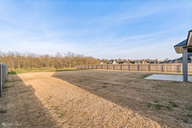 923 Chisolm Trail, Bossier City, LA 71111