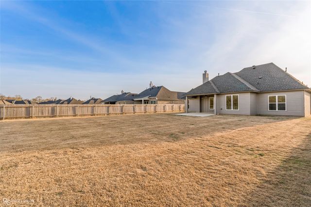 923 Chisolm Trail, Bossier City, LA 71111