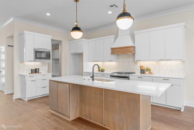 923 Chisolm Trail, Bossier City, LA 71111