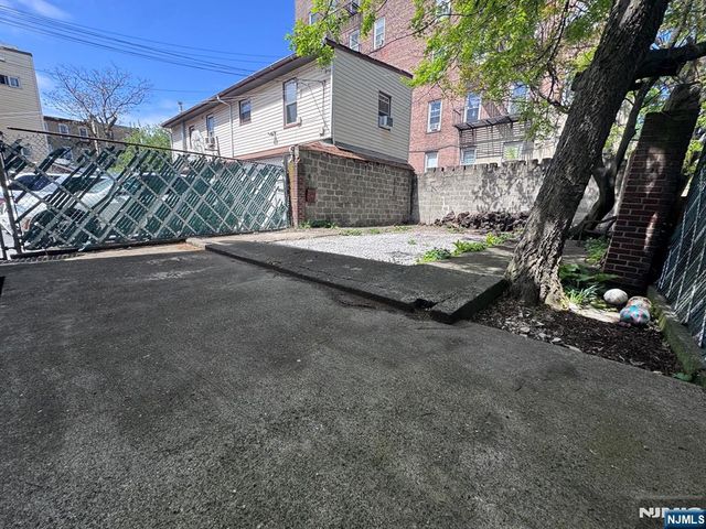 308 5th Street, Union City, NJ 07087