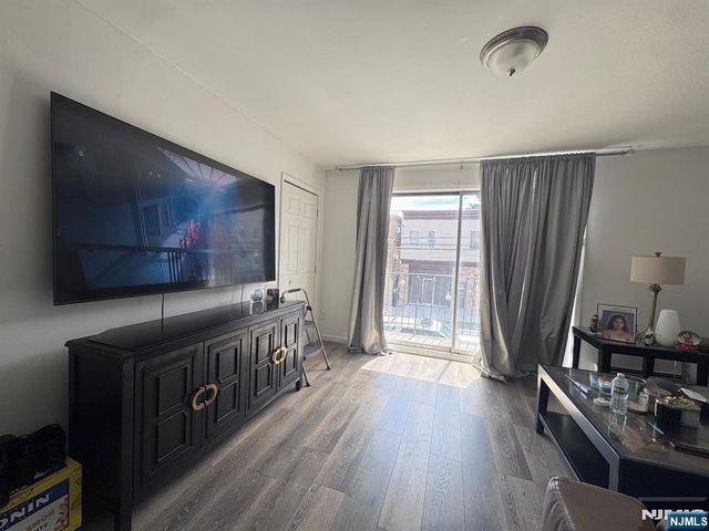308 5th Street, Union City, NJ 07087