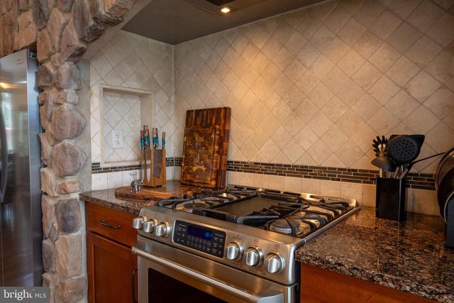 4502 SCENIC VIEW CIR, Doylestown, PA 18902