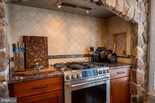 4502 SCENIC VIEW CIR, Doylestown, PA 18902