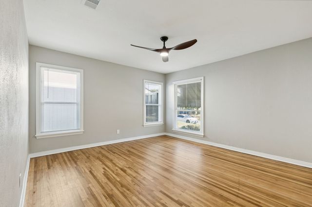 3223 Cherrywood Avenue, Dallas, TX 75235