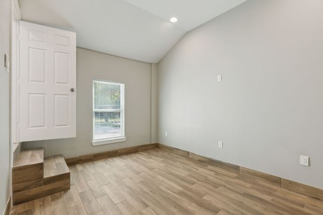 3223 Cherrywood Avenue, Dallas, TX 75235