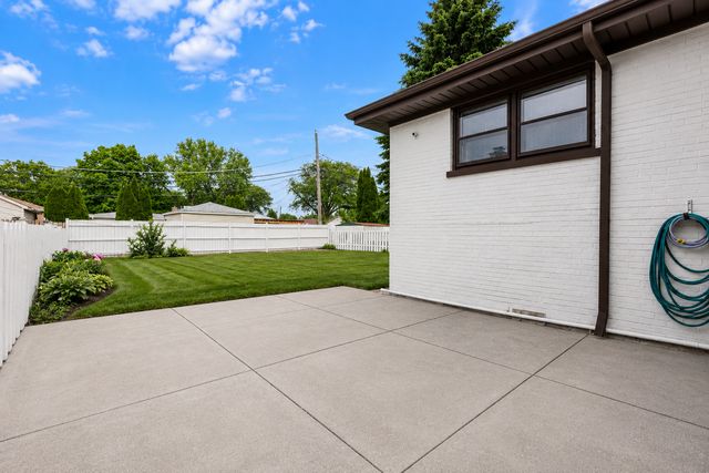 9539 Lorel Avenue, Skokie, IL 60077